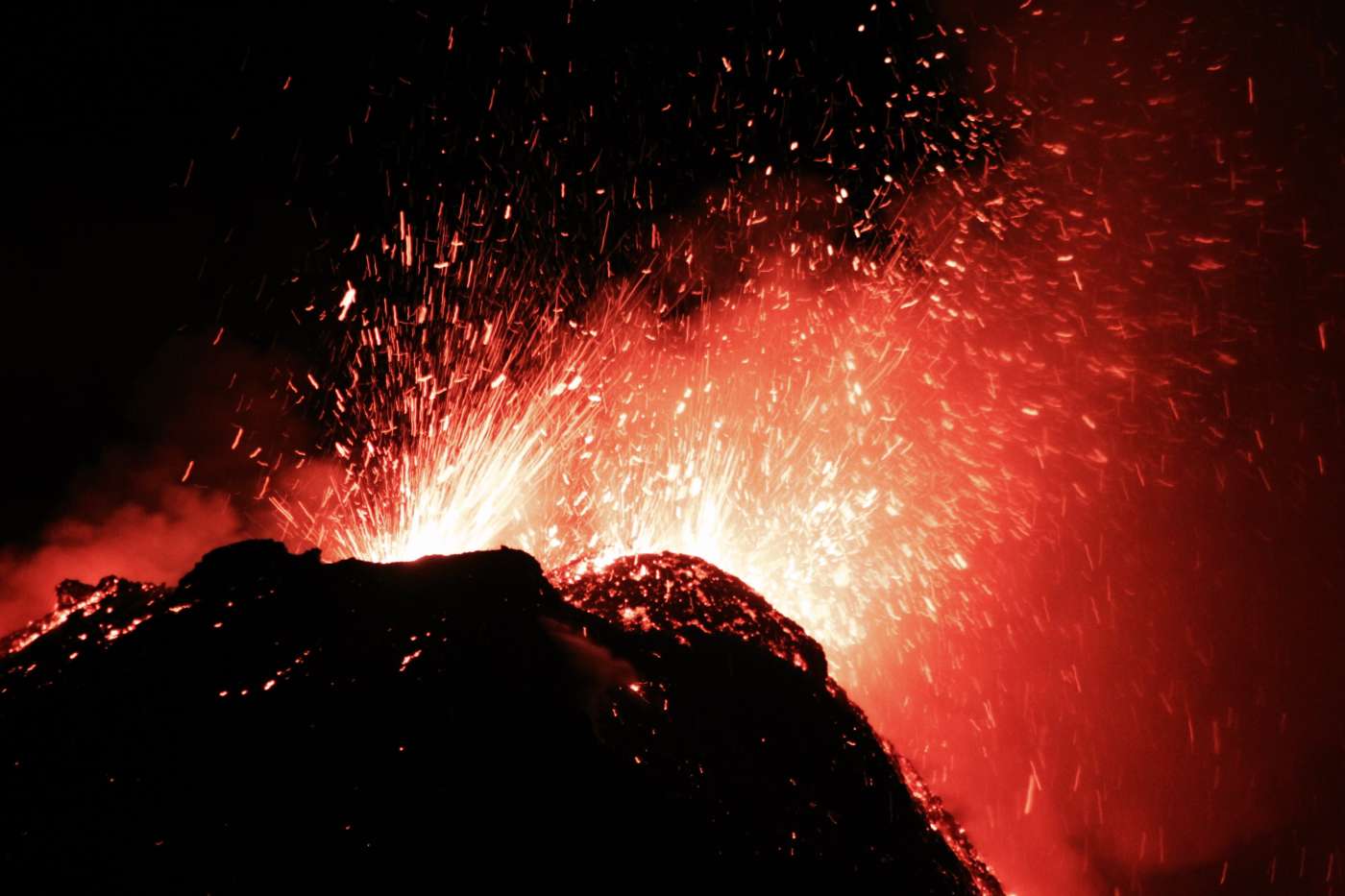 acatenango-volcano-erupting-guatemala